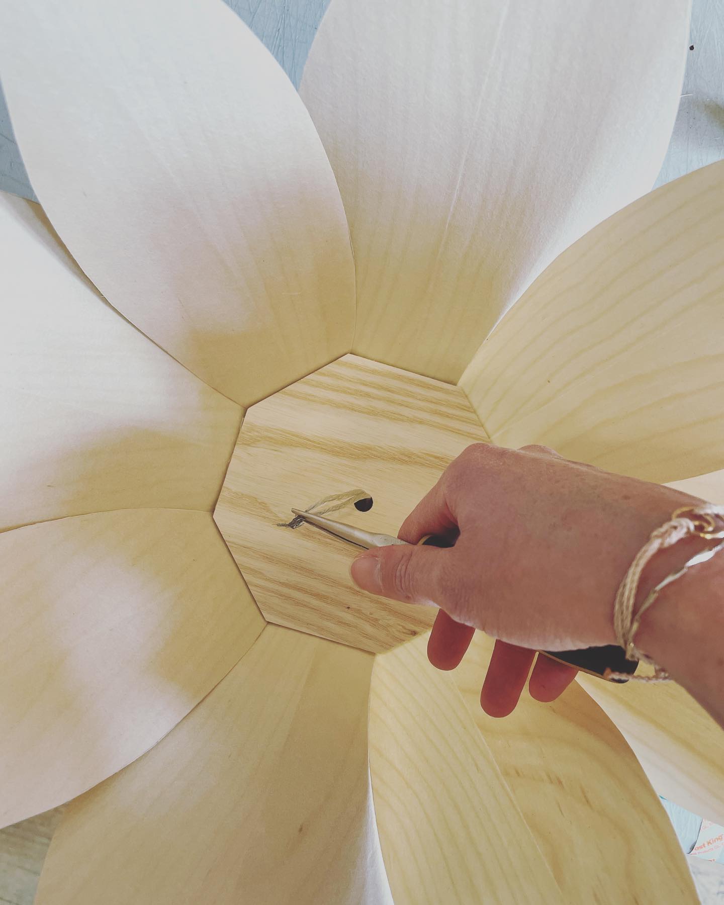 Flora 4 / Table Lamp / Maple