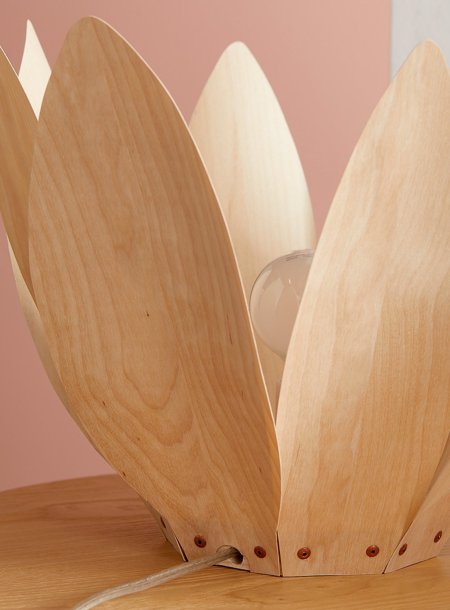 Flora 4 / Table Lamp / Maple