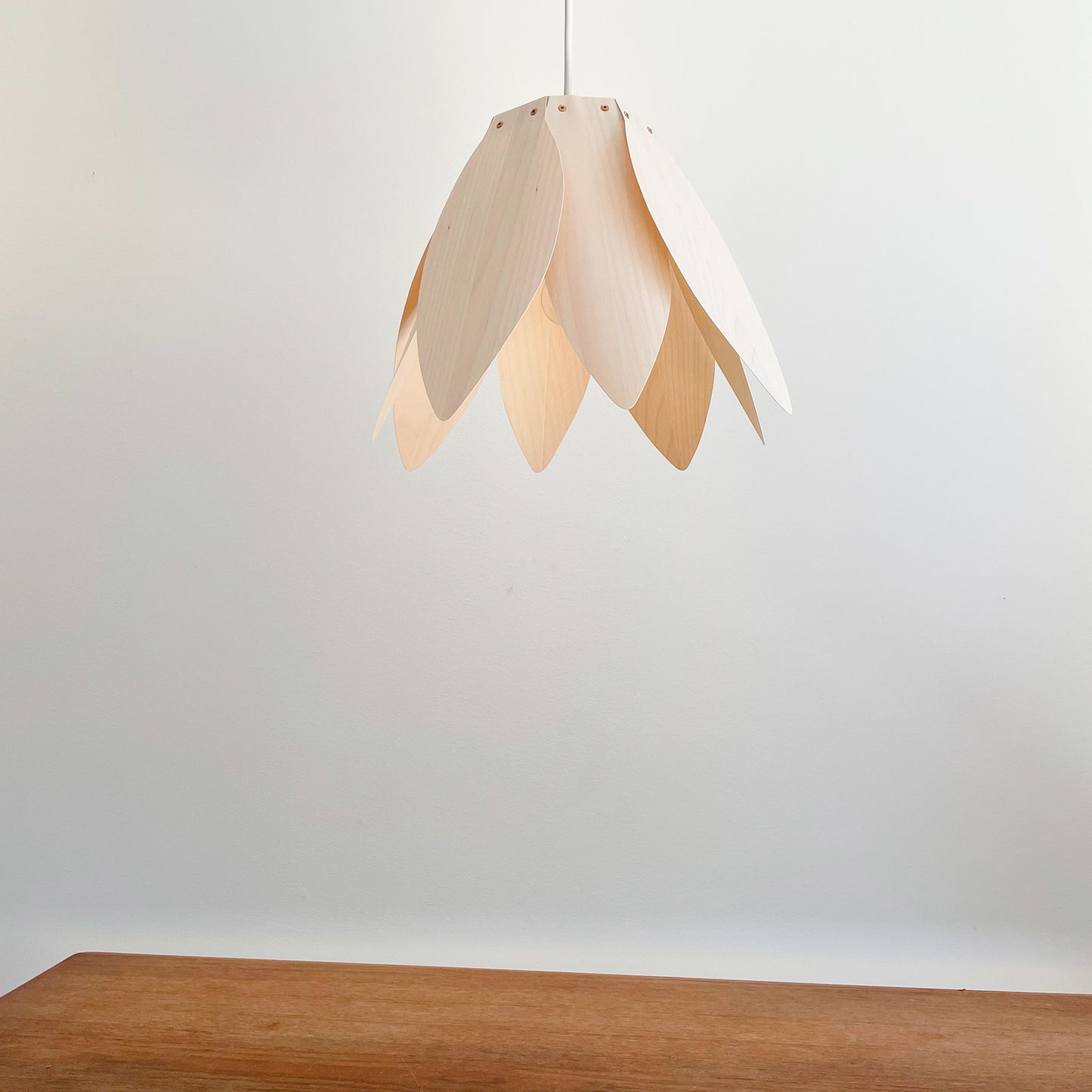 Flora 2 / Hanging Lamp / Maple