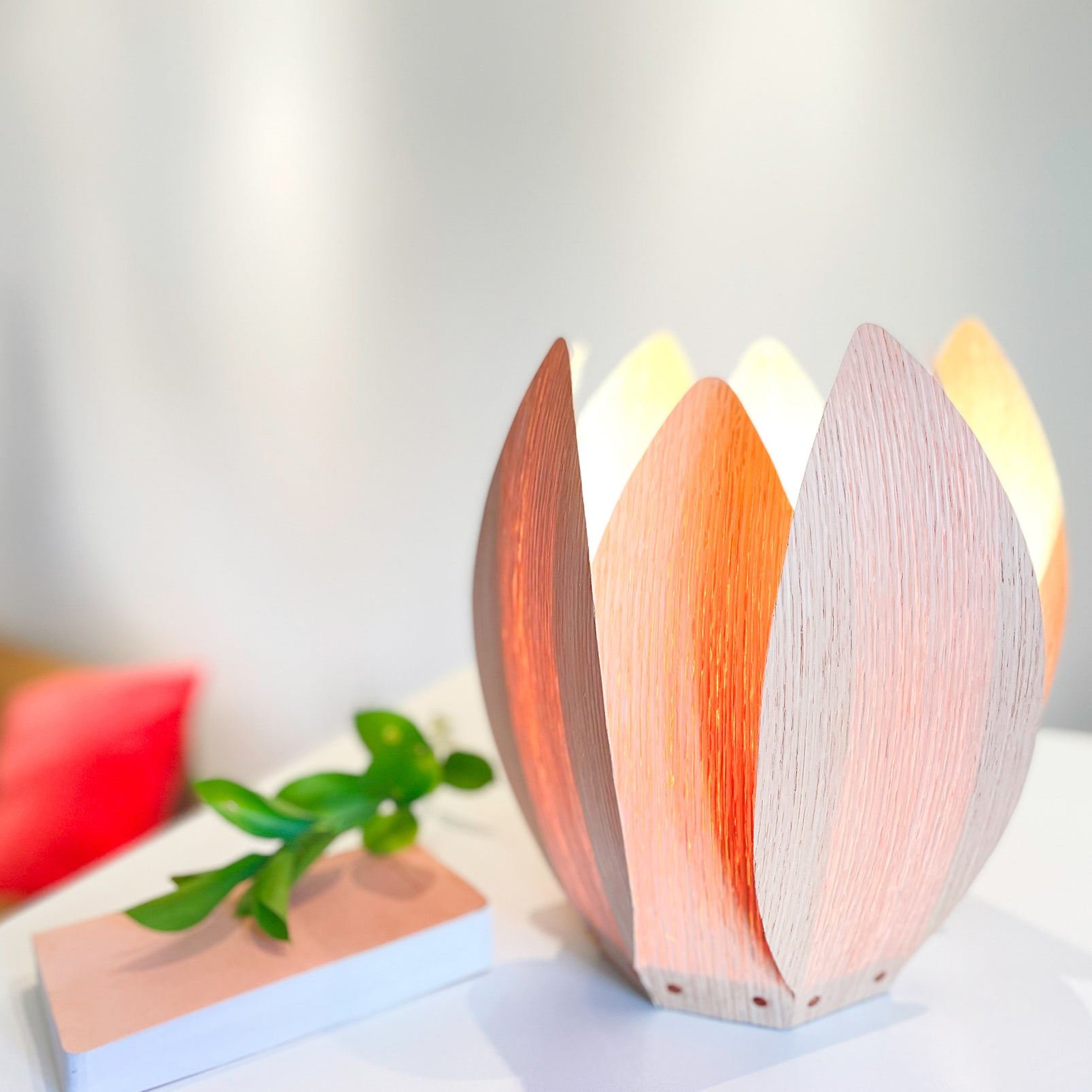 Flora 3 / Table Lamp / Oak